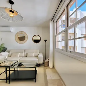 https://apt-the-stylish.tenerifehoteles.net