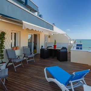 https://el-atico-de-la-reina.hotelsincadiz.net